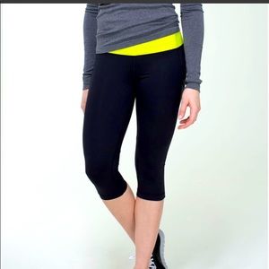 Lululemon Cut The Crop - Black/Antidote